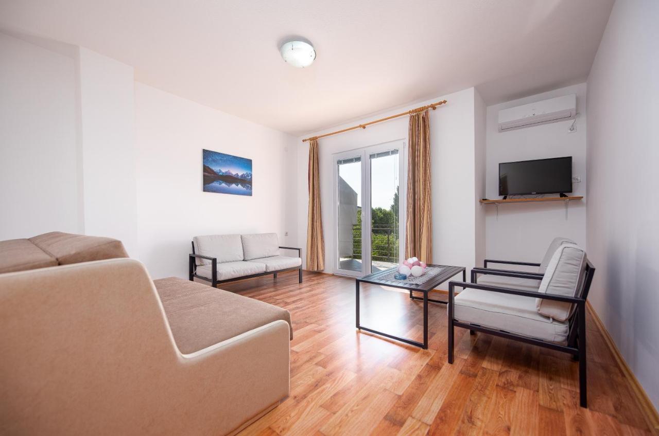 Apartmani Mila Ґорні Карин Екстер'єр фото