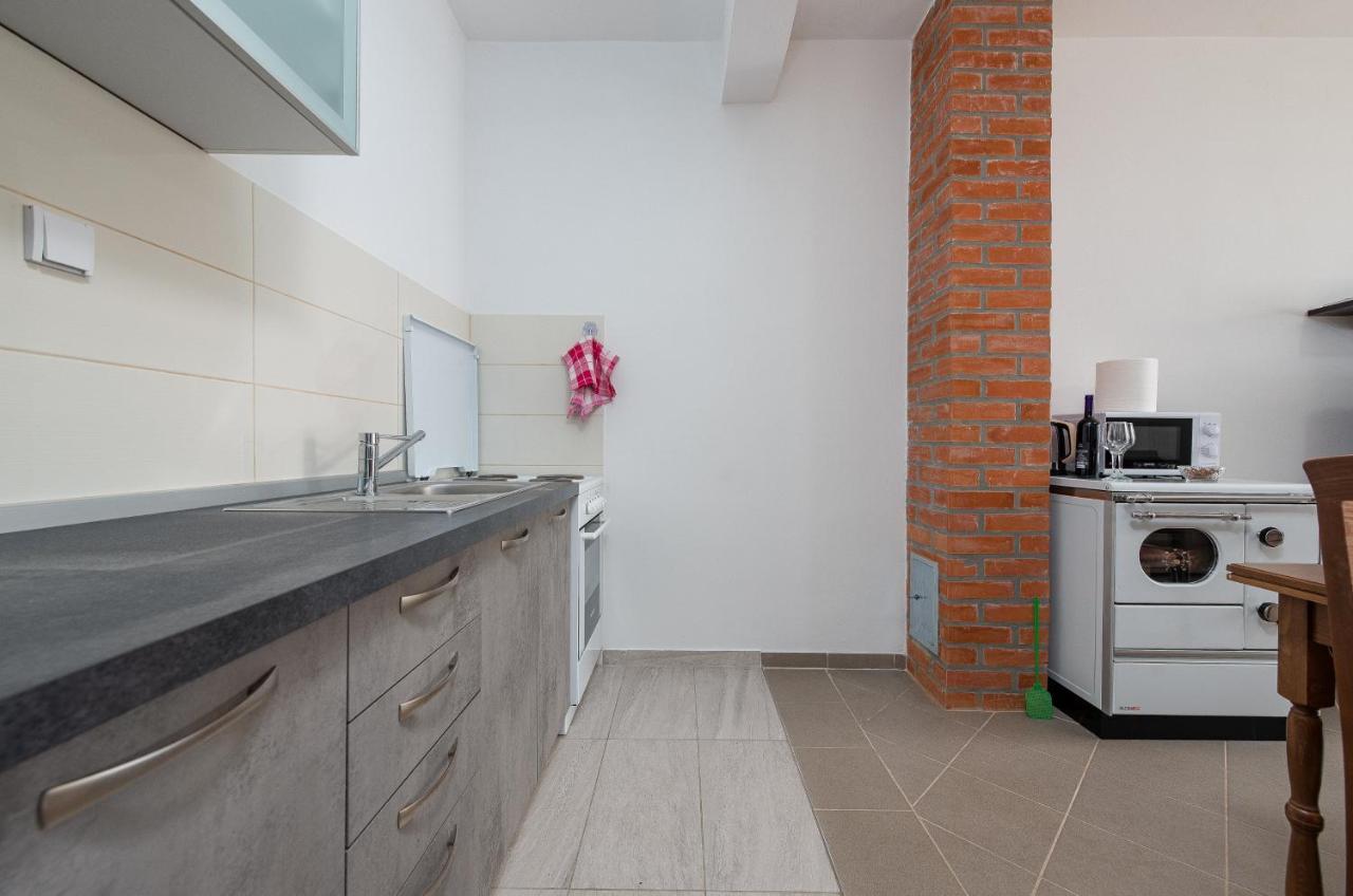 Apartmani Mila Ґорні Карин Екстер'єр фото