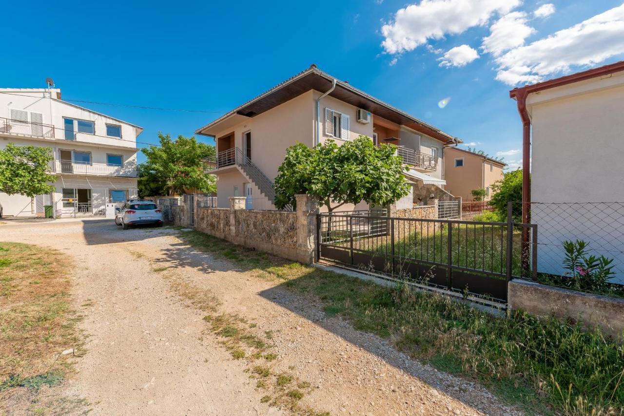 Apartmani Mila Ґорні Карин Екстер'єр фото